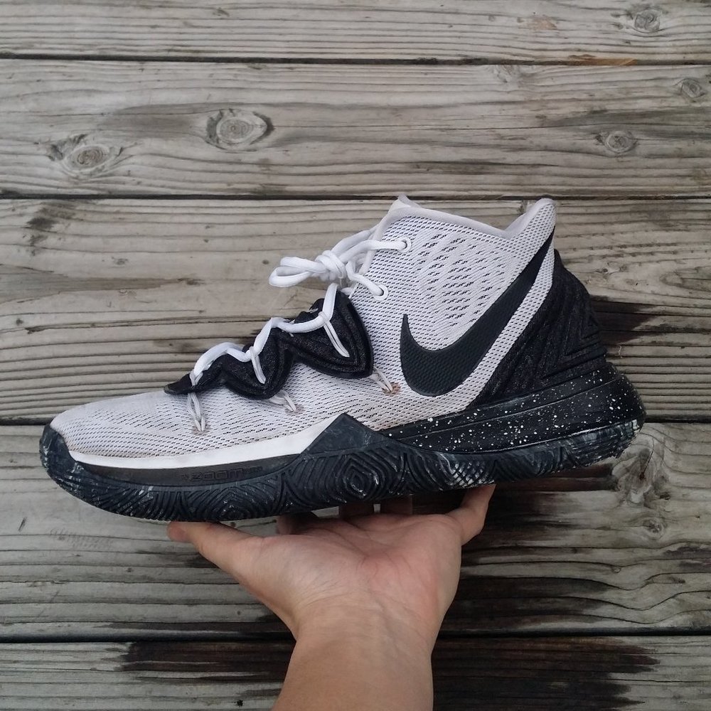 Men Nike Kyrie Irving 5 Oreo Cookies & Cream Basketball Shoes Sneakers